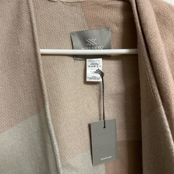 Soia &  Kyo Colourblock Pattern Cape - Picture 3 of 4